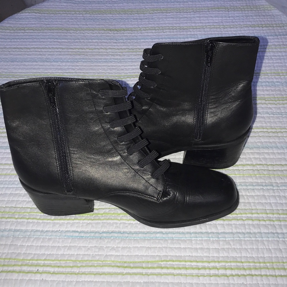 Aerosoles Black Boots SH25